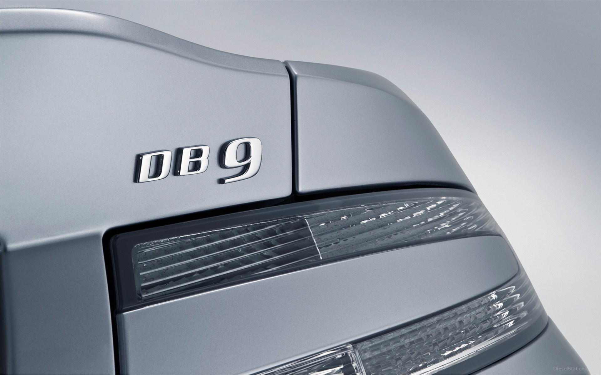 Aston Martin DB9 2013
